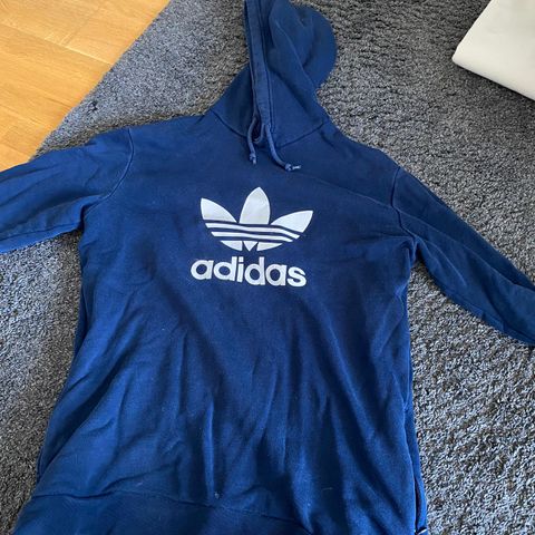 Mørkeblå adidas genser - M