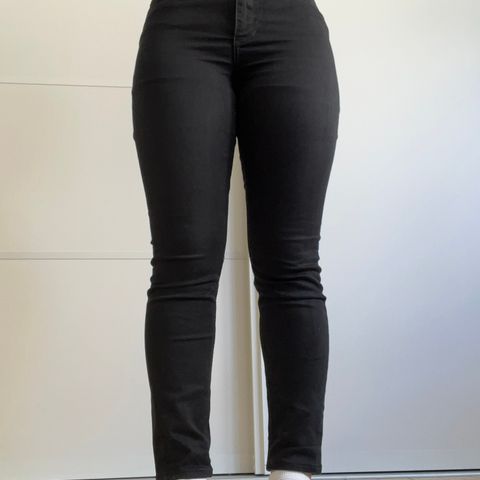 Mid-Rise Karve Jeans