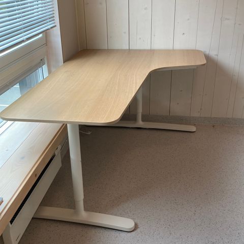 IKEA BEKANT skrivebord i eikefiner m/ hjørne 160x110