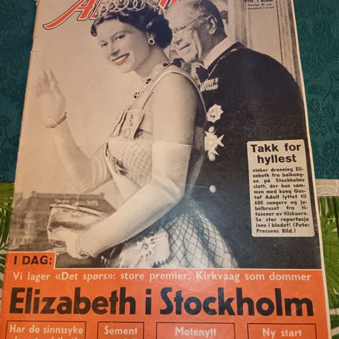 Ukeblad fra 1956 med kongelig innhold