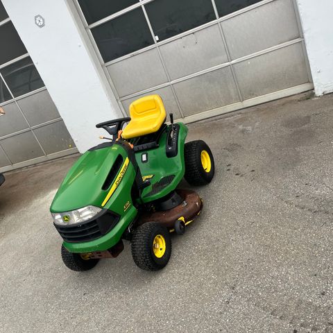 John Deere x110