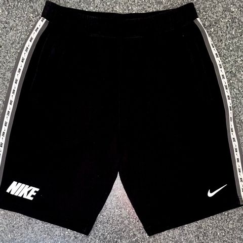 Nike NSW Repeat Shorts Str.M