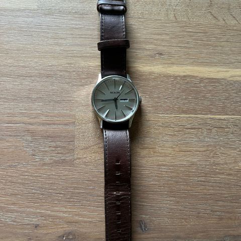 Nixon sentry leather silver/brown