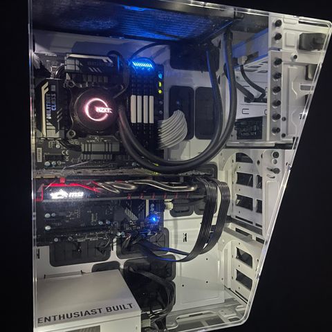 Gaming PC - GTX 980 GPU, 32 GB RAM og i5 3570k CPU