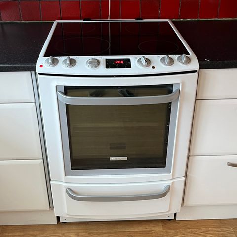 Electrolux komfyr EKC60405