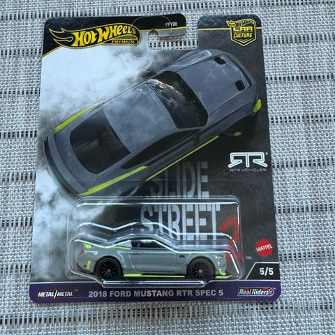 Hot Wheels Premium - Ford Mustang RTR Spec 5