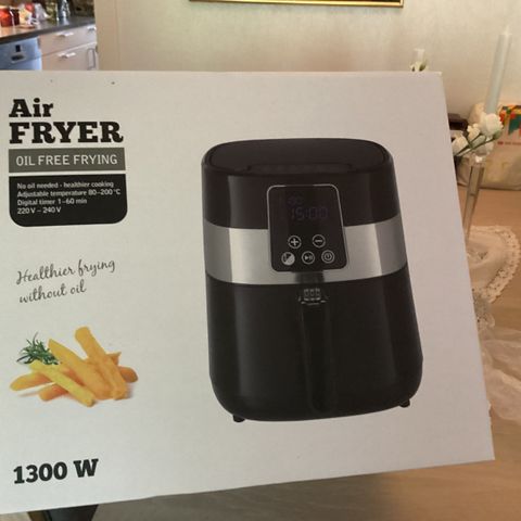 Ubrukt airfryer og kaffetrakter.