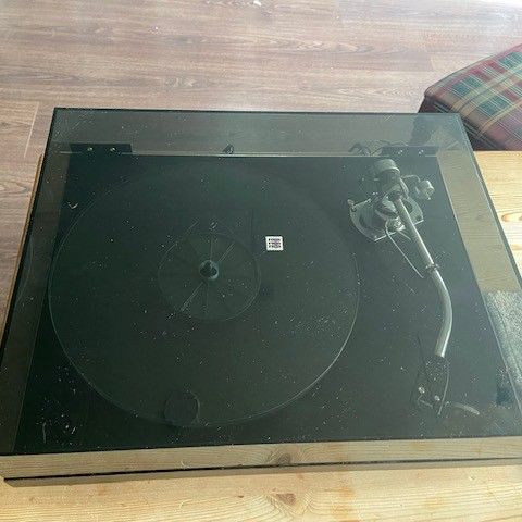 Rega P3 med SME 3009 S2 Improved Tonearm Series II.