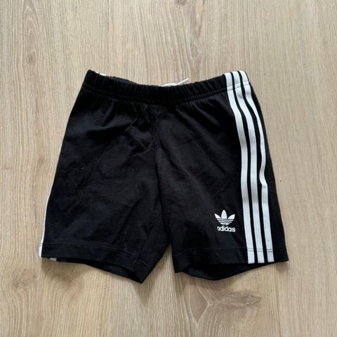 Shorts fra Adidas str 92