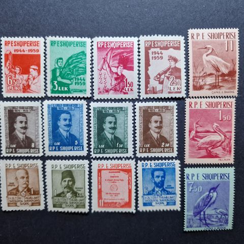 Albania 1950 - 60-tallet 15 frimerker 4 hele sett verdi kr. 450,- ($39.95)