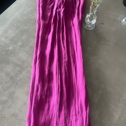 Cerise farget Linbukse Wide Leg str 38-40