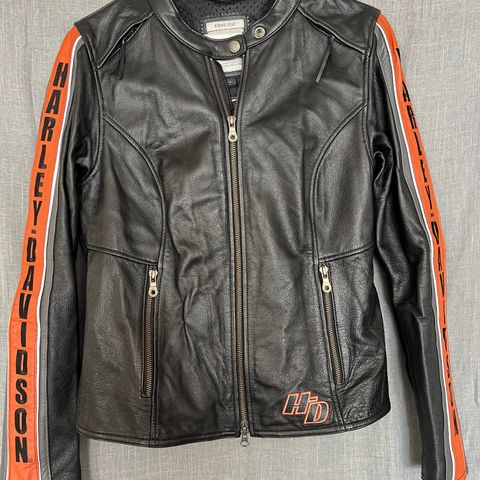 Harley Davidson skinndress, jakke og leggshaps til salgs..