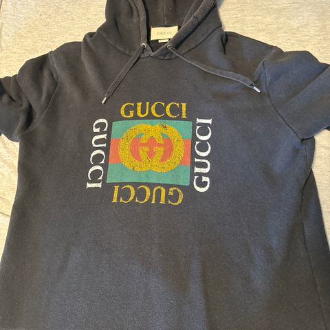 Svært lite brukt Gucci hoodie i god stand selges billig!