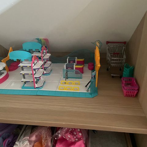 Mini toy shop
