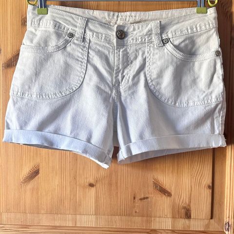 LITE BRUKT CHEROKEE HVIT STRETCH SHORTS I BOMULL, STR. M