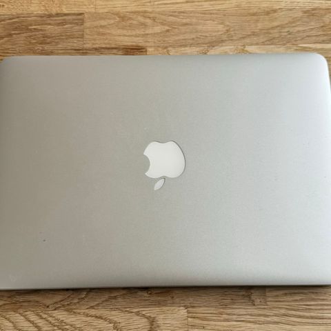 MacBook pro- med lader