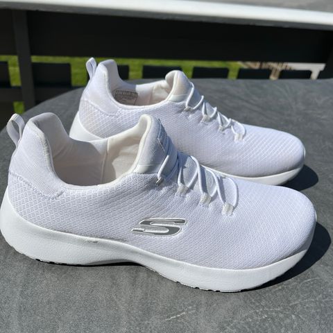 Skechers memory foam str 41