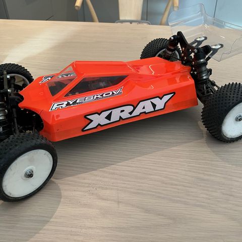 Xray XB4 2021