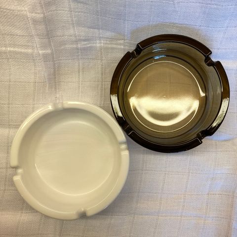 2 X Arcoroc France Vintage Ashtrays