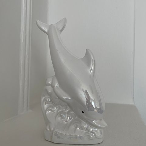 Porselen delfin