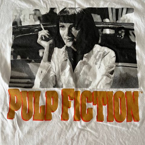Pulp Fiction t-skjorte selges