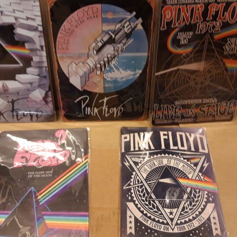 Pink floyd metal skilt 20x 30 . Kr 200 pr stk.frakt 55/73