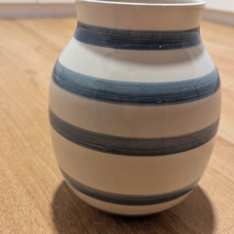 Lyseblå kahler vase