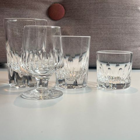 39 stk Krystallglass i ulike høyder til brennevin og whiskey