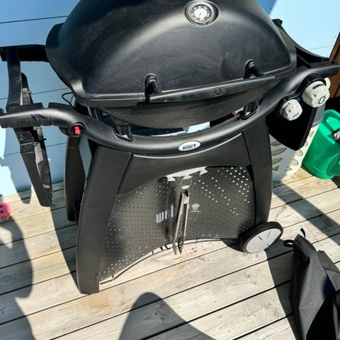 Weber Q3000