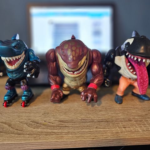 STREET SHARKS