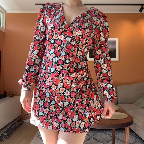 Ny kjole fra Only blomstermønster