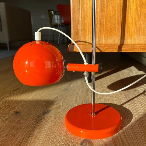 Retro oransje kulelampe!