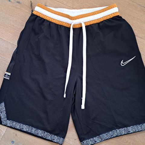 Nike DRI-FIT shorts str M