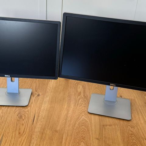 To skjermer fra Dell