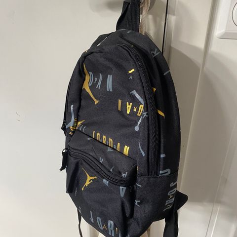 Mini jordan backpack selger for 350kr