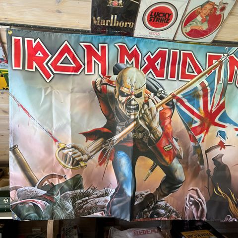 Iron Maiden Polyester Duk For Innvendig Dekor 90X120 cm. Bar, Garasje, Man Cave