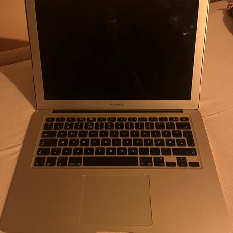 MacBook Air 13″ APPLE