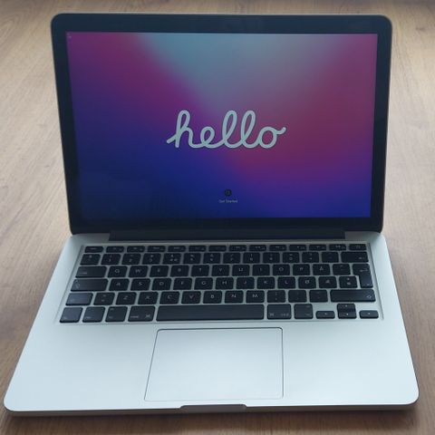 MacBook Pro 13" tidlig 2015 med 100% batteri