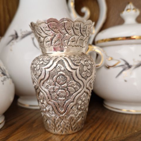 Nydelig vase I sølv