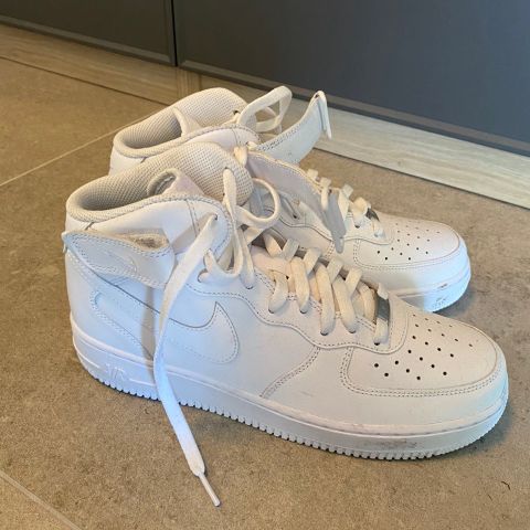 Ubrukte Nike Airforce sko selges