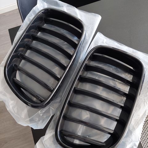 Sort grill BMW x3 F25. "Ny"