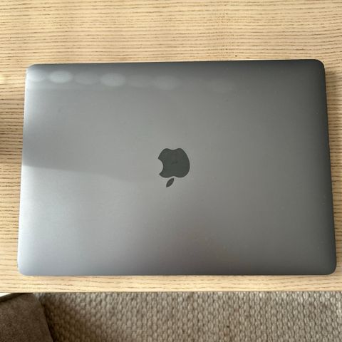 13" MacBook Air med M1-chip - Stellargrå