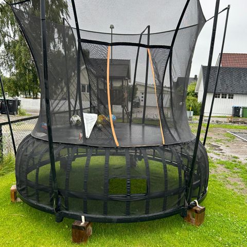 Trampoline med kjempegod sprett. Uten støy!