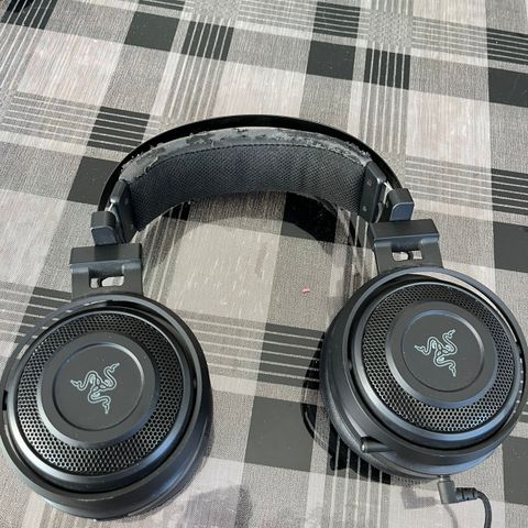 Razer Nari Ultimate Trådløst Gaming Headset