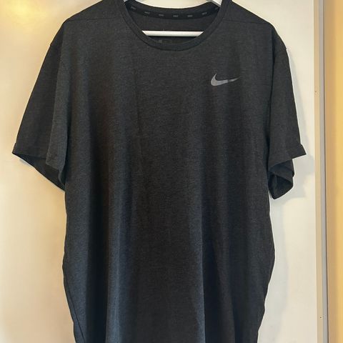 Nike dri fit t-skjorte
