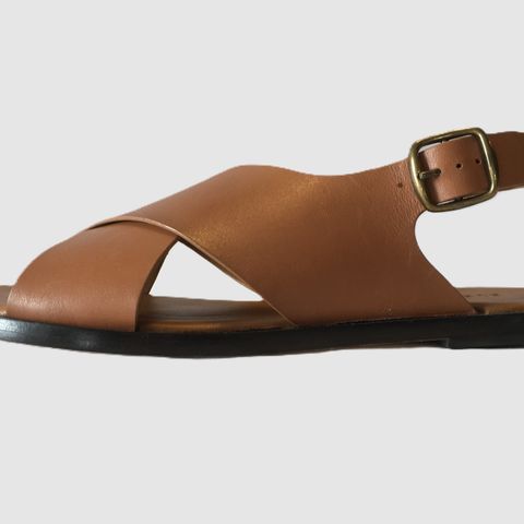 Everlane Crossover Sandal. Tan – flat såle – lær - str. 40