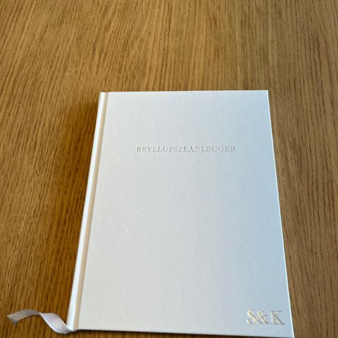 Bryllupsplanlegger skrivebok fra Kønig Design HELT NY