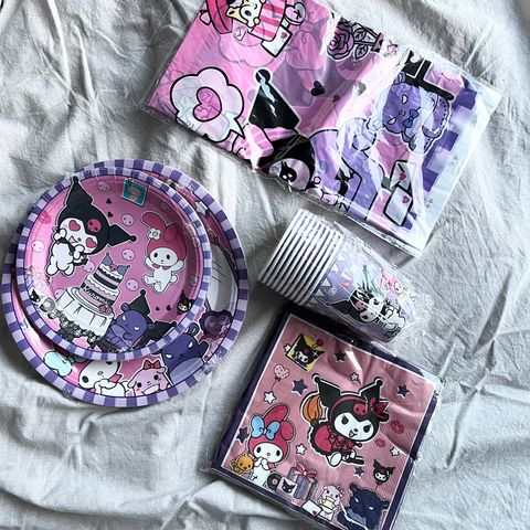 Uåpnet Sanrio Kuromi Festutstyrsett/ Bursdagsdekorasjoner 💗🖤