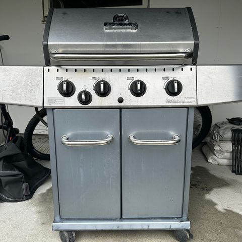 Broil King Baron 490 Gassgrill i god stand