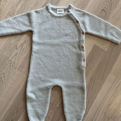 Strikket heldress/jumpsuit i merinoull fra Voksi (brukt 2 ganger)